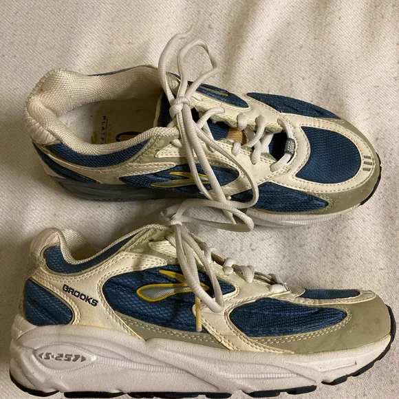 Brooks Addiction -5 Running Shoe(7 1/2) - Picture 2 of 7